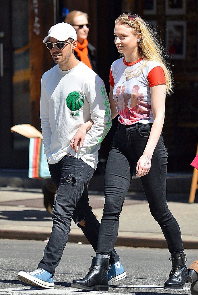 sophie-turner-and-joe-jonas-out-and-about-in-los-angeles-04-13-2017_7