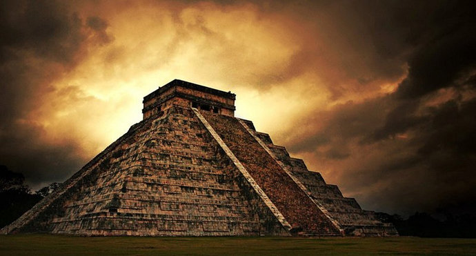 Piramida suku Maya