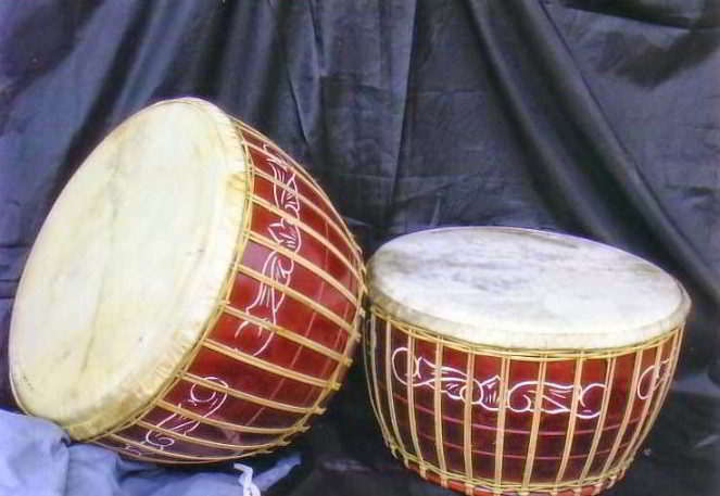 alat-musik-tradisional-yang-dipukul-gendang-melayu