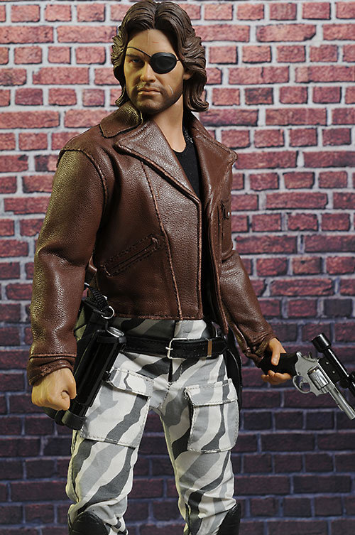 Review Snake Plissken 1/6th action figure Escape from New York.