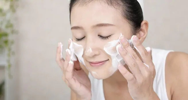 Cara memilih sabun muka untuk kulit berjerawat
