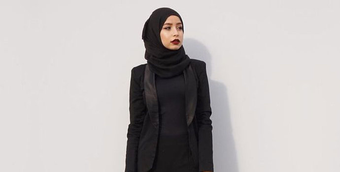 Baju hitam cocok dengan jilbab warna apa