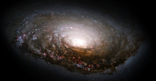 Galaksi Mata Hitam atau galaksi black eye