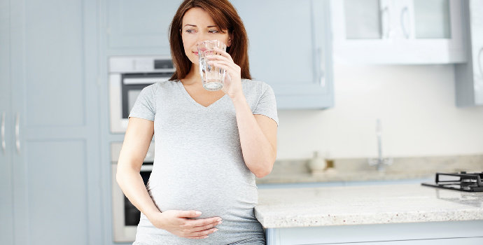 Bagaimana kebutuhan air bagi ibu hamil dan menyusui ?