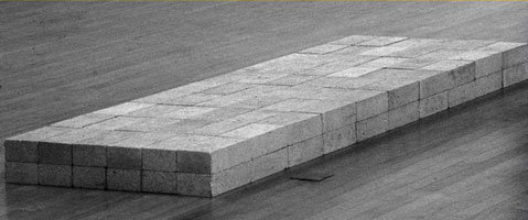 Tumpukan batu bata milik Carl Andre, Equivalent VIII