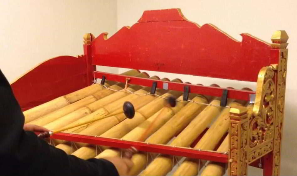  Alat  Musik  Dari Bambu Yang Dipukul Berbagai Alat 