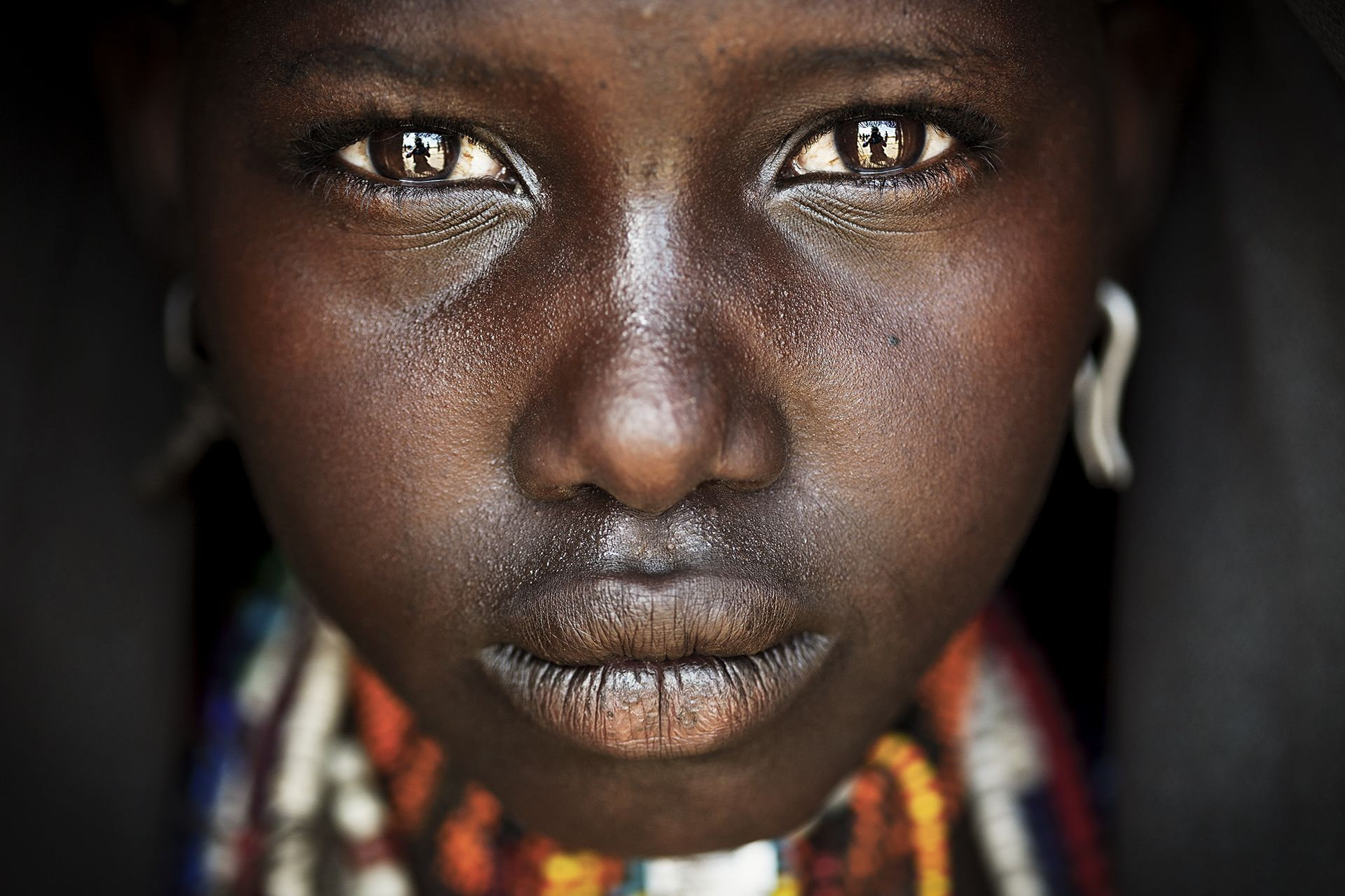 Tribe people. Негроидная Африканская раса. Африканские женщины. Африканка с голубыми глазами. Африканские девушки с голубыми глазами.