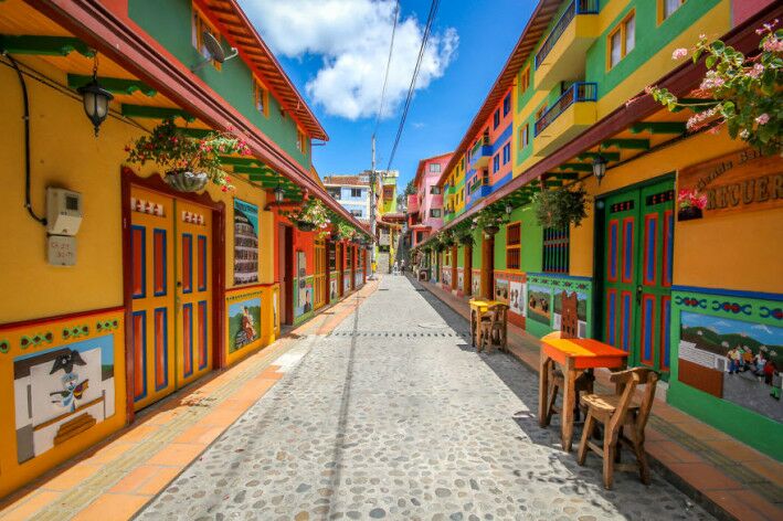 kota-guatape-kolombia-wisata-kota-pelangi-berwarna-di-dunia-4