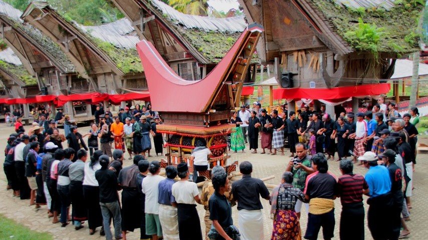 Tradisi Pemakaman Mewah Di Toraja Haruskah Dipertahankan Ilmu Budaya Dictio Community